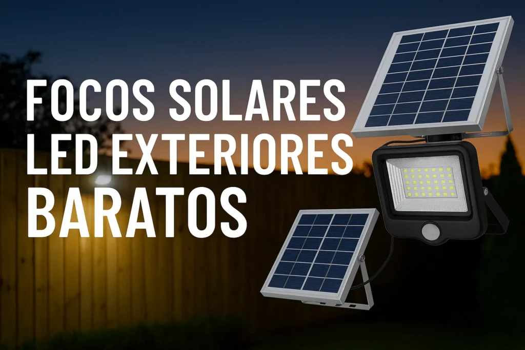 Focos solares LED con paneles instalados en jardín iluminando al anochecer